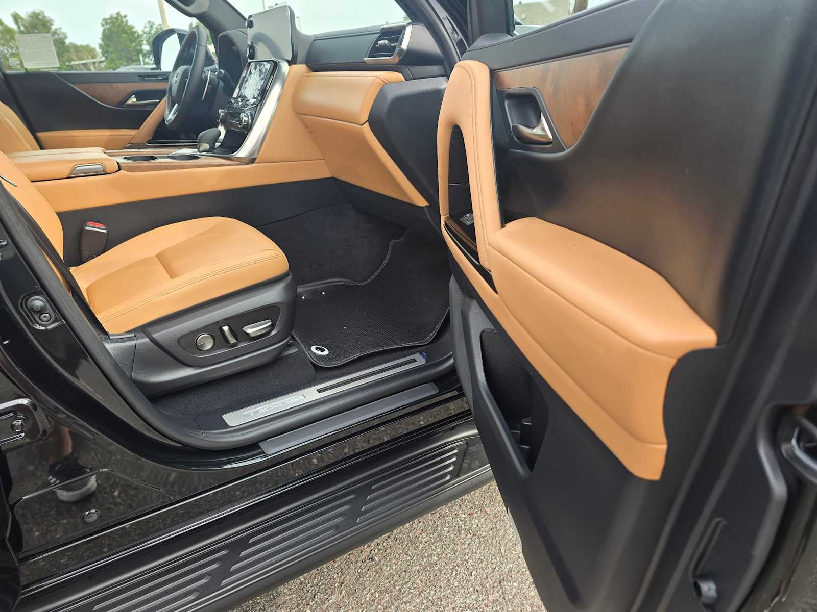 2026 Lexus LX 700h Luxury