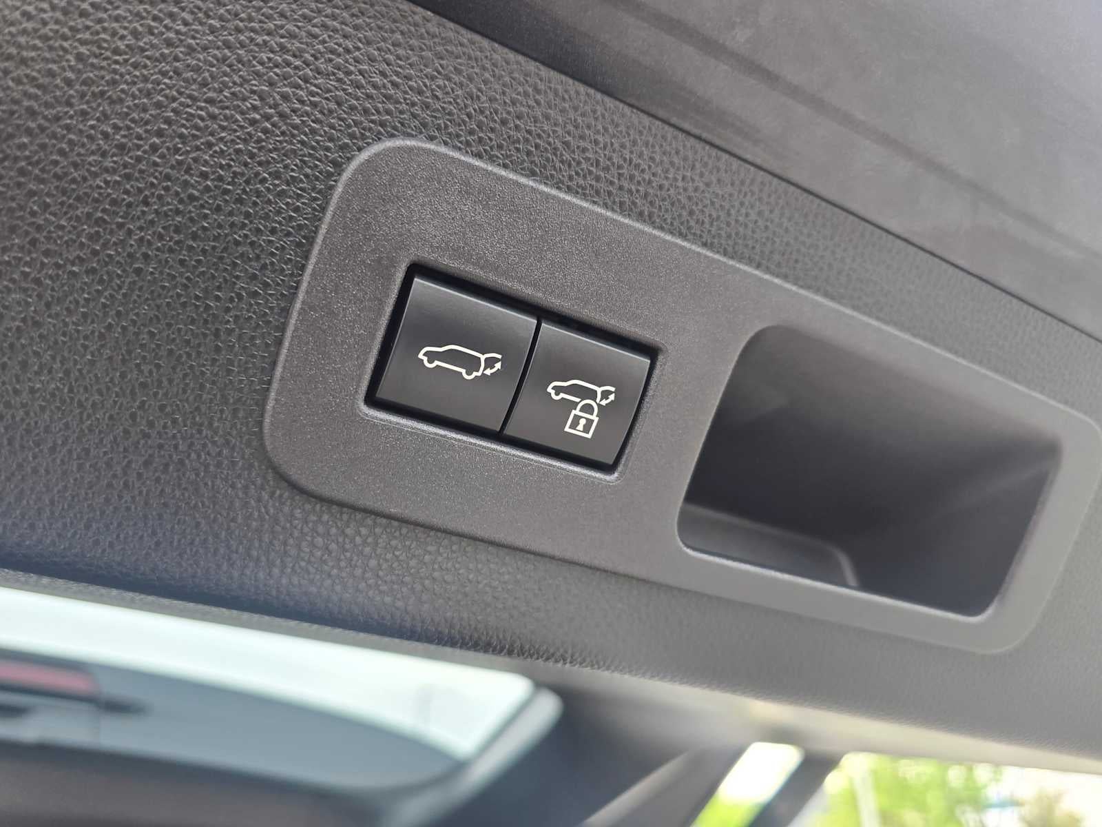 2026 Lexus LX 700h Luxury