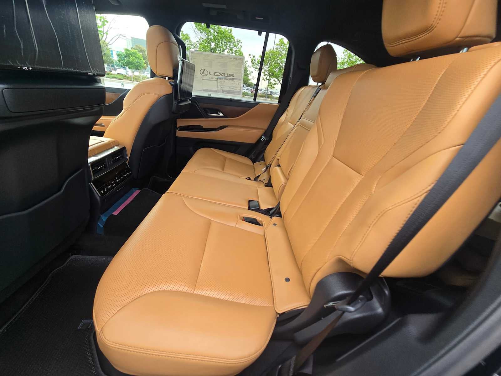 2026 Lexus LX 700h Luxury