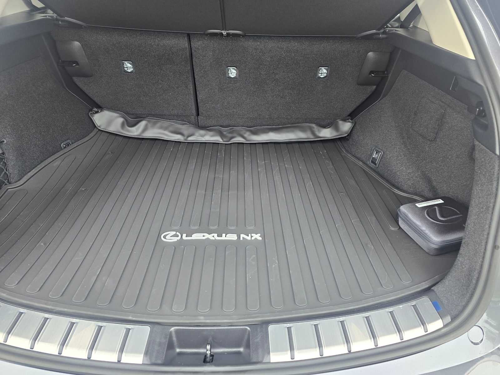 2026 Lexus NX 350h PREMIUM