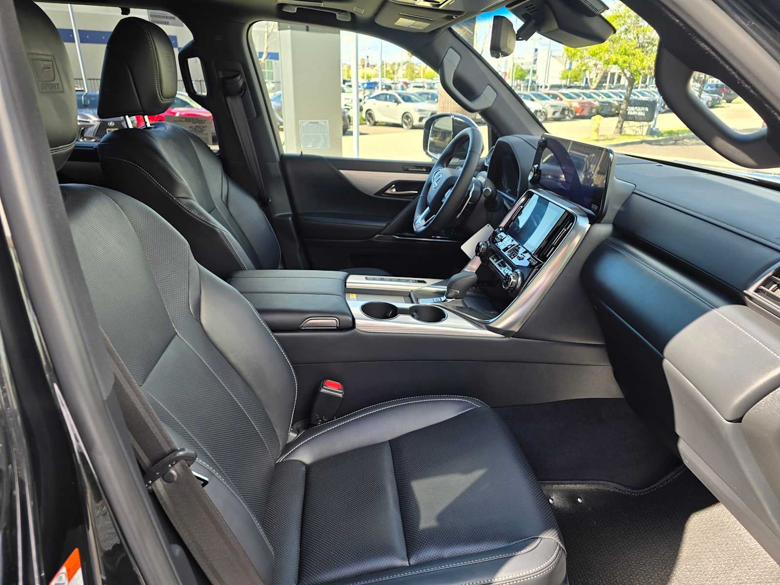 2026 Lexus LX 700h F SPORT Handling