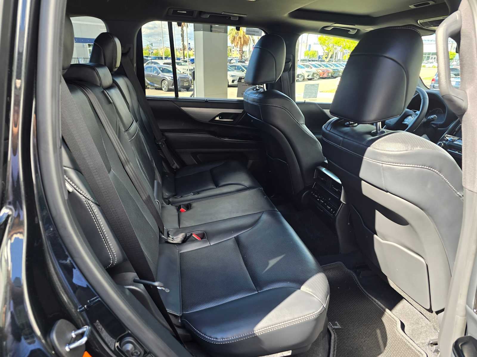 2026 Lexus LX 700h F SPORT Handling