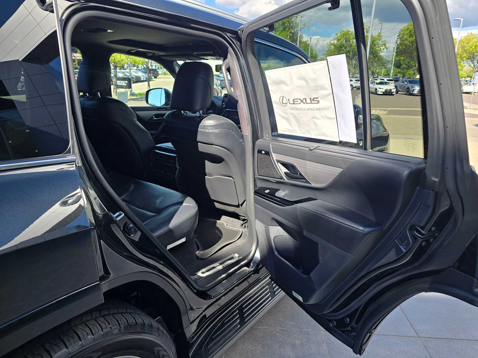 2026 Lexus LX 700h F SPORT Handling