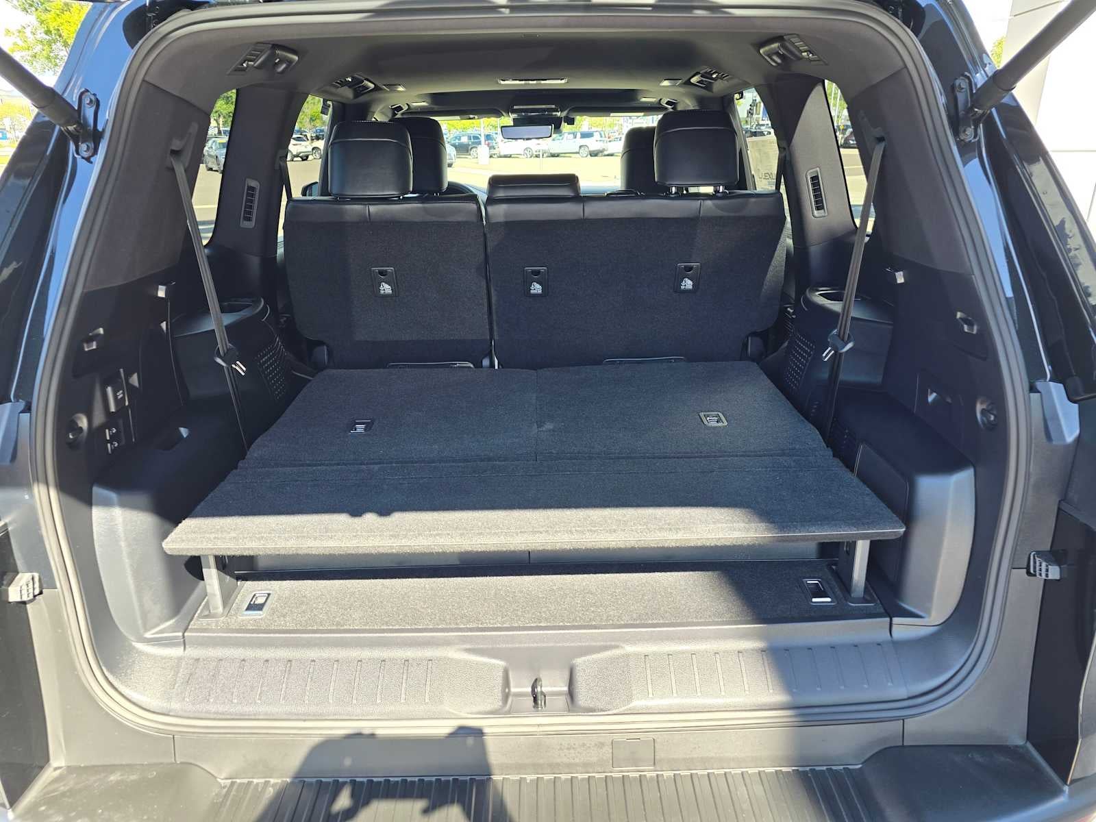 2026 Lexus LX 700h F SPORT Handling