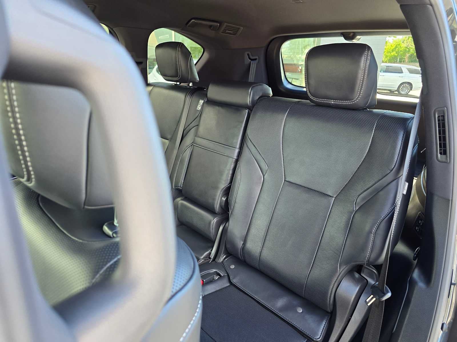 2026 Lexus LX 700h F SPORT Handling