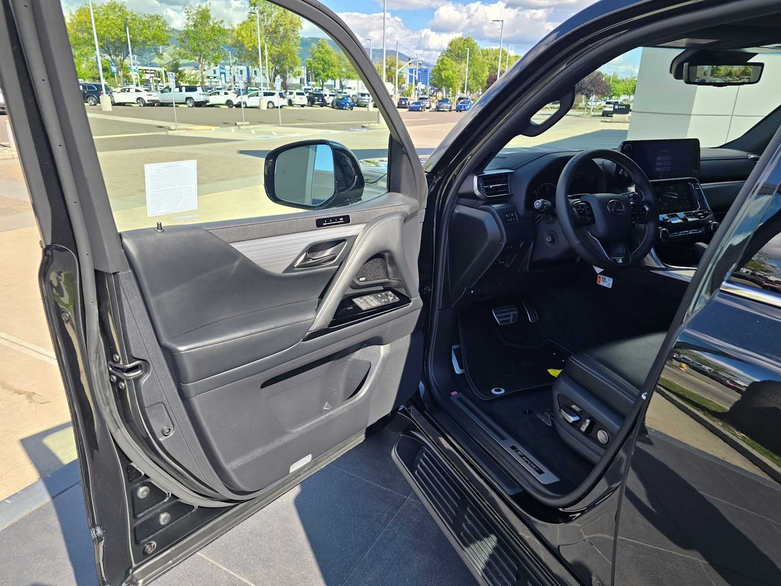 2026 Lexus LX 700h F SPORT Handling