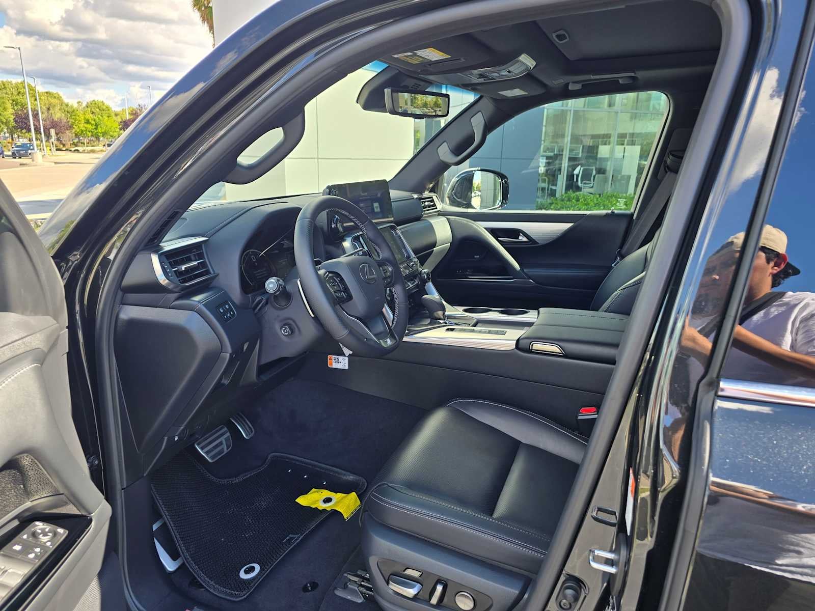 2026 Lexus LX 700h F SPORT Handling