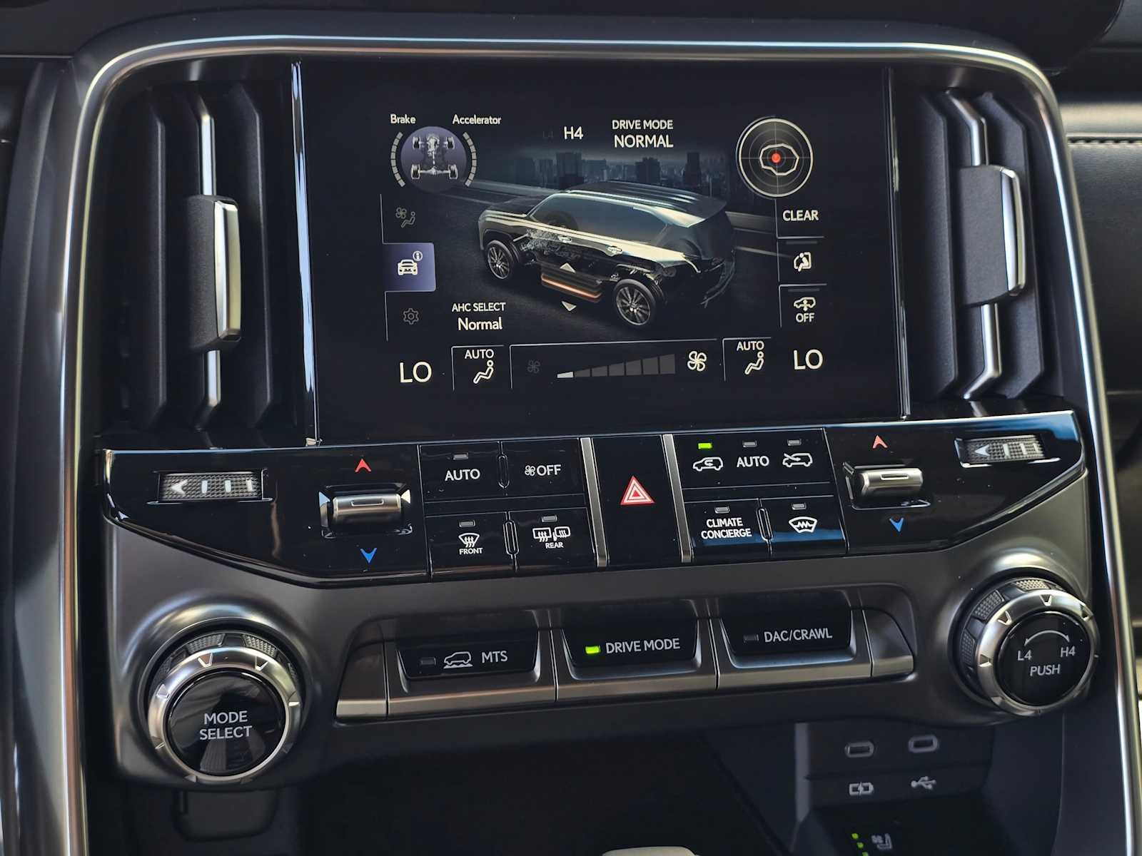 2026 Lexus LX 700h F SPORT Handling