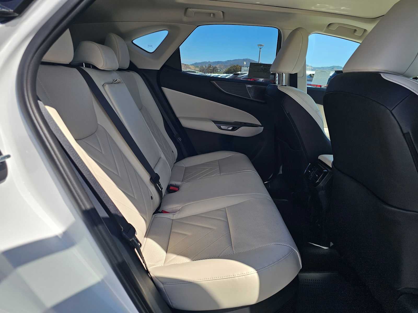 2026 Lexus NX 350h LUXURY AWD