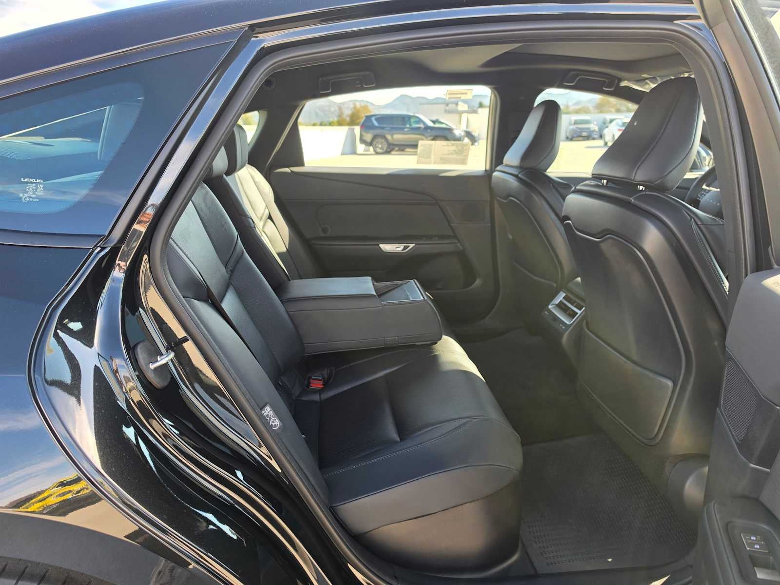 2026 Lexus ES 350e PREMIUM