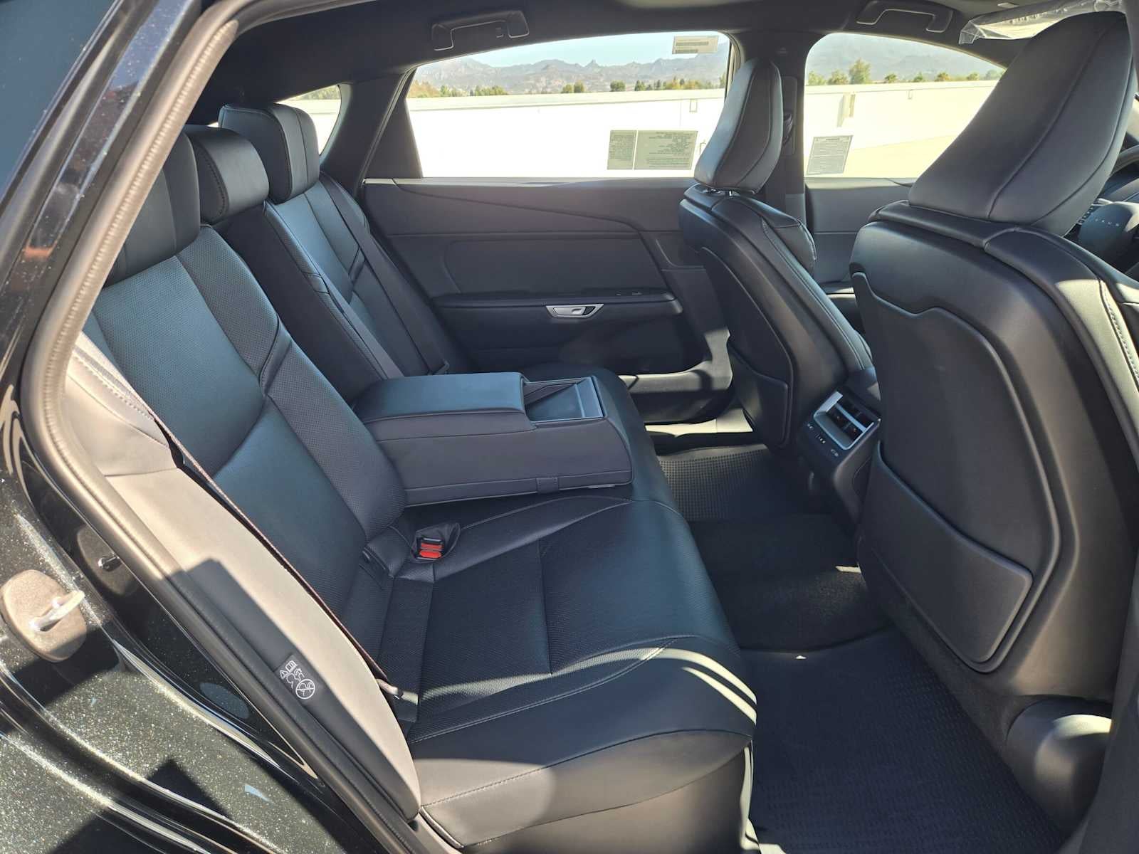 2026 Lexus ES 350e PREMIUM