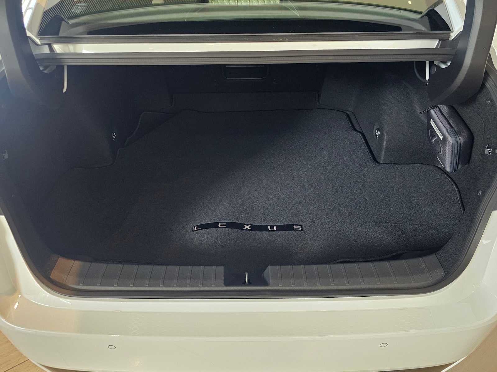 2026 Lexus ES 500e PREMIUM AWD