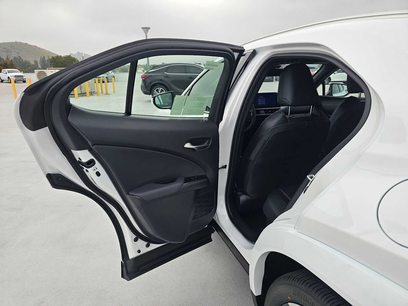 2026 Lexus UX 300h PREMIUM