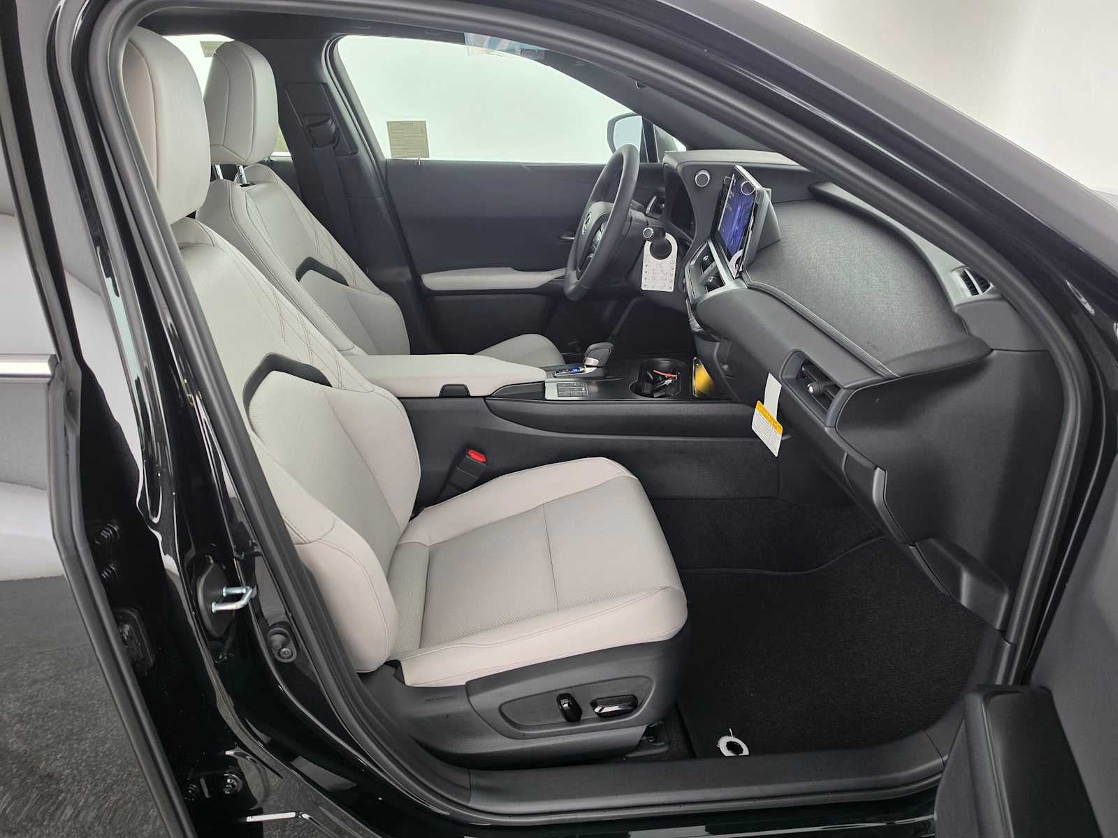 2026 Lexus UX 300h PREMIUM