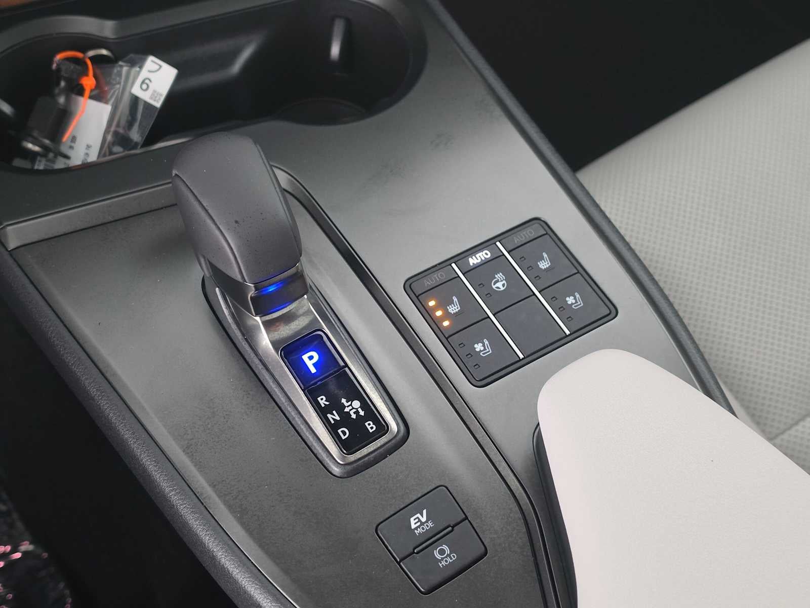 2026 Lexus UX 300h PREMIUM