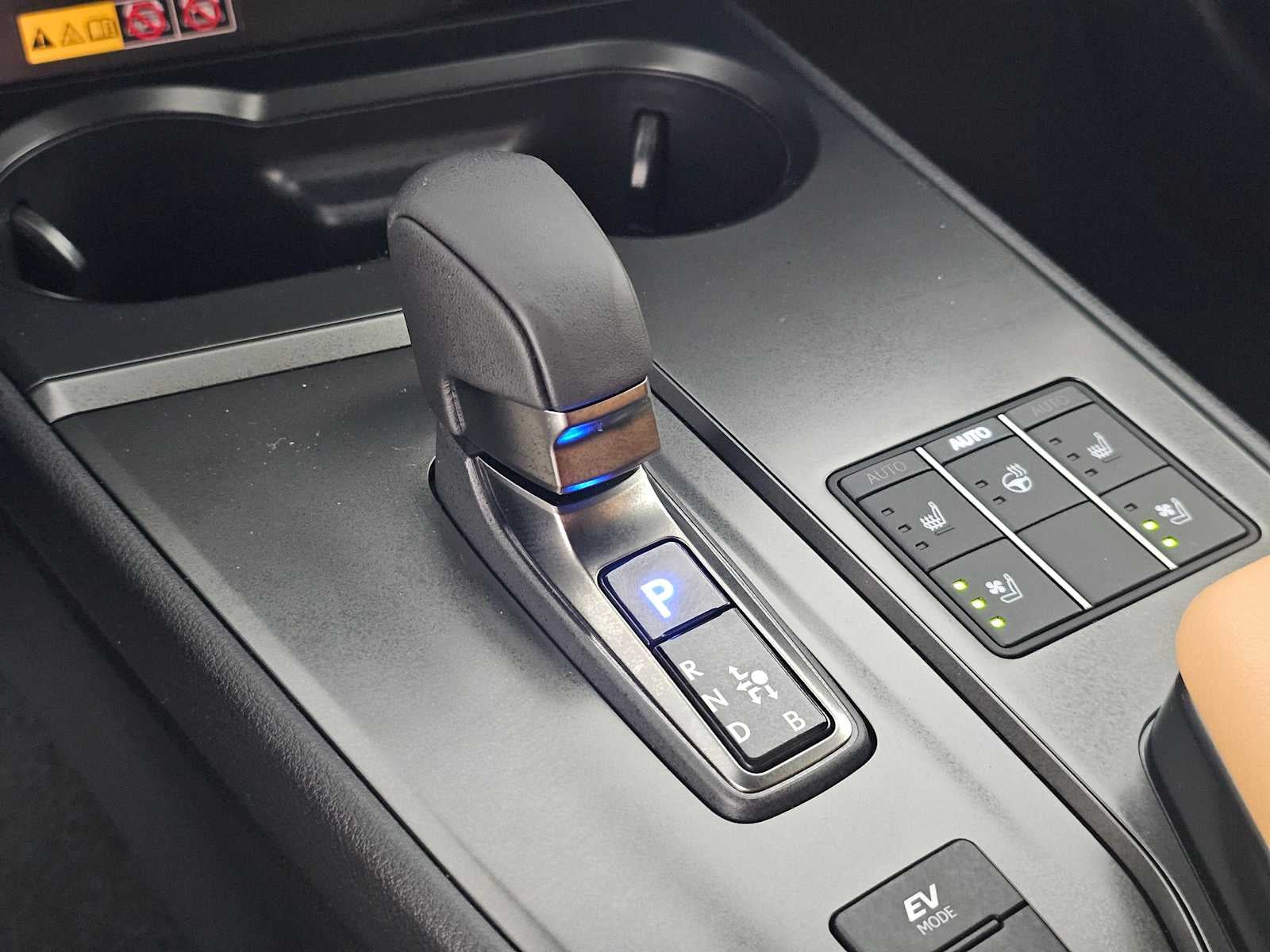 2026 Lexus UX 300h PREMIUM