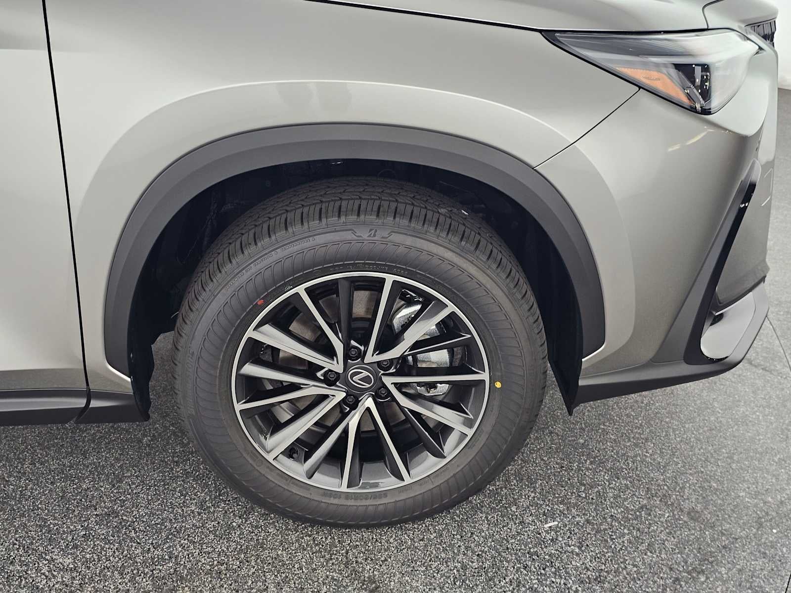 2026 Lexus NX 350h PREMIUM