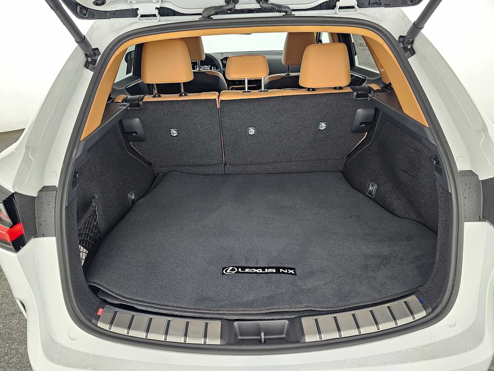 2026 Lexus NX 450h+ Premium