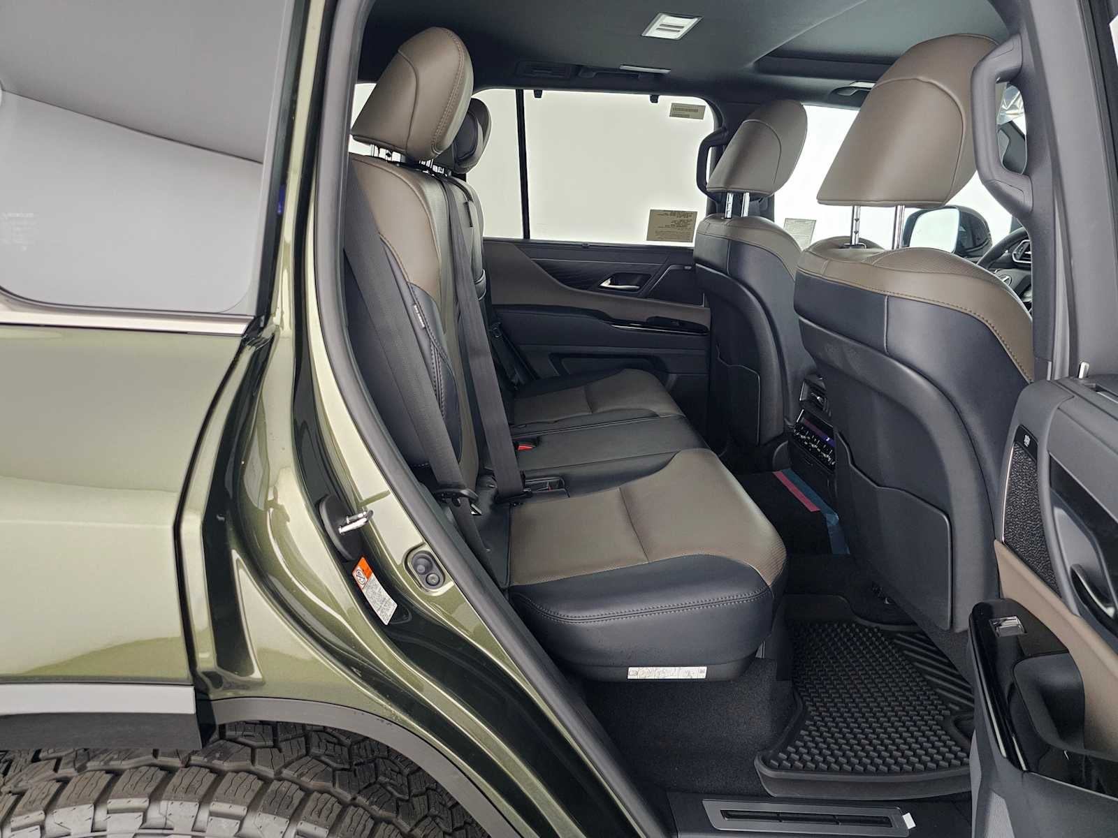 2026 Lexus LX 700h OVERTRAIL