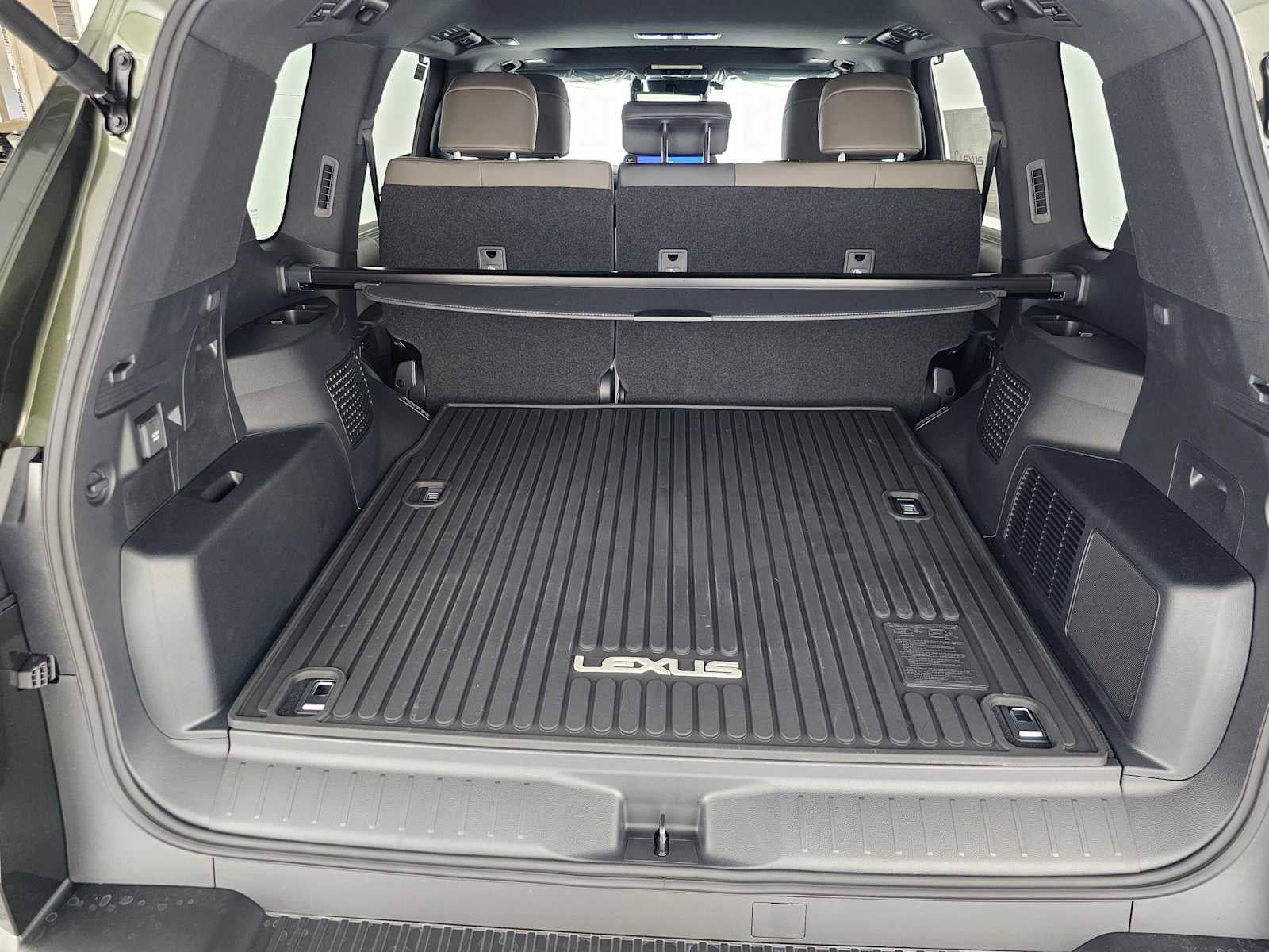 2026 Lexus LX 700h OVERTRAIL