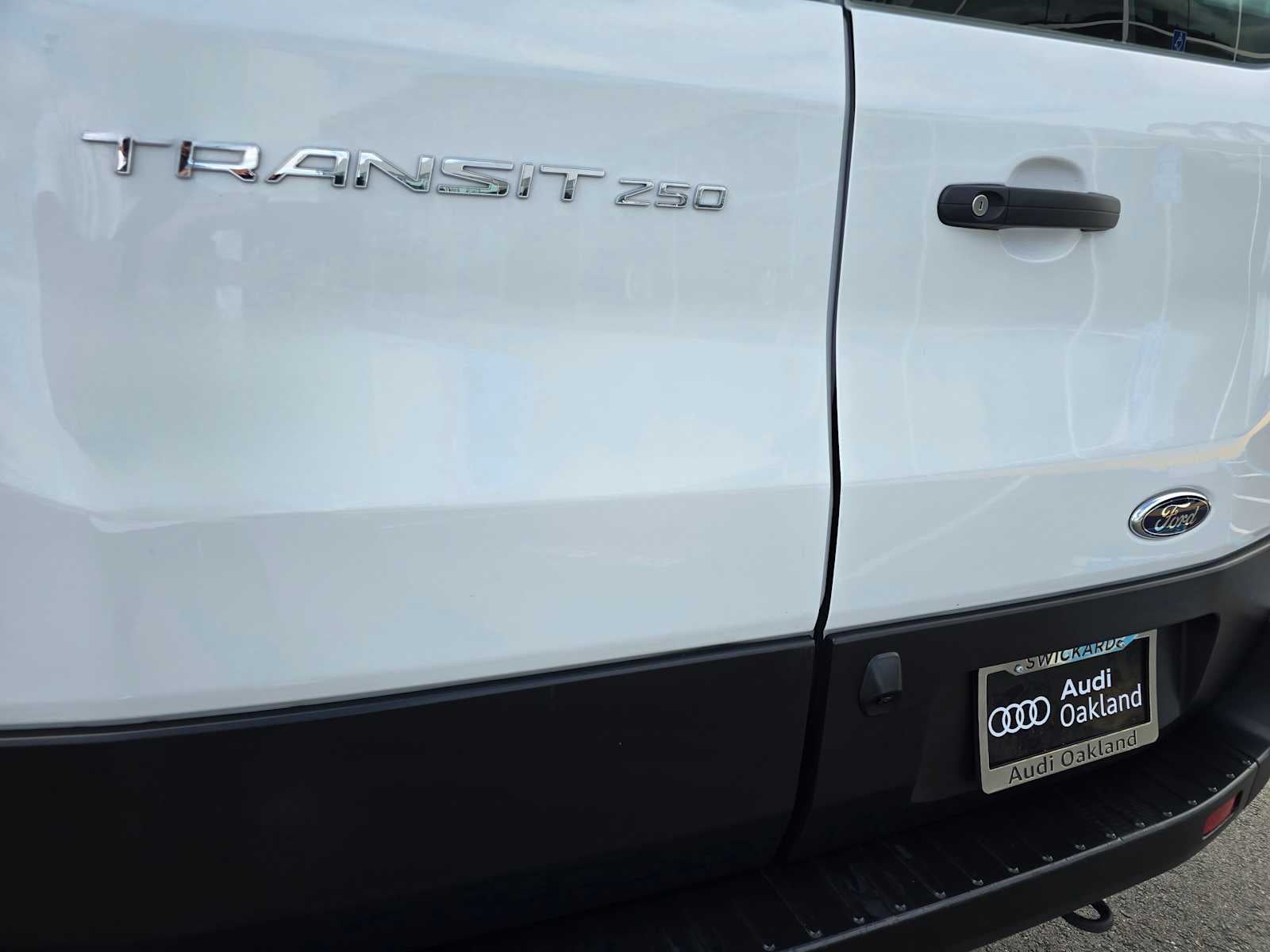 2025 Ford Transit Cargo Van T-250 130" Low Rf 9070 GVWR RWD