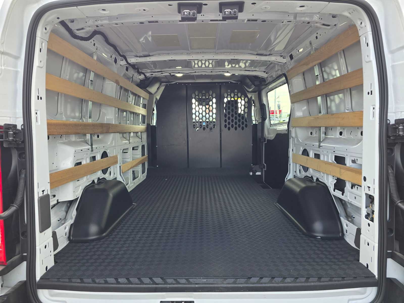 2025 Ford Transit Cargo Van T-250 130" Low Rf 9070 GVWR RWD