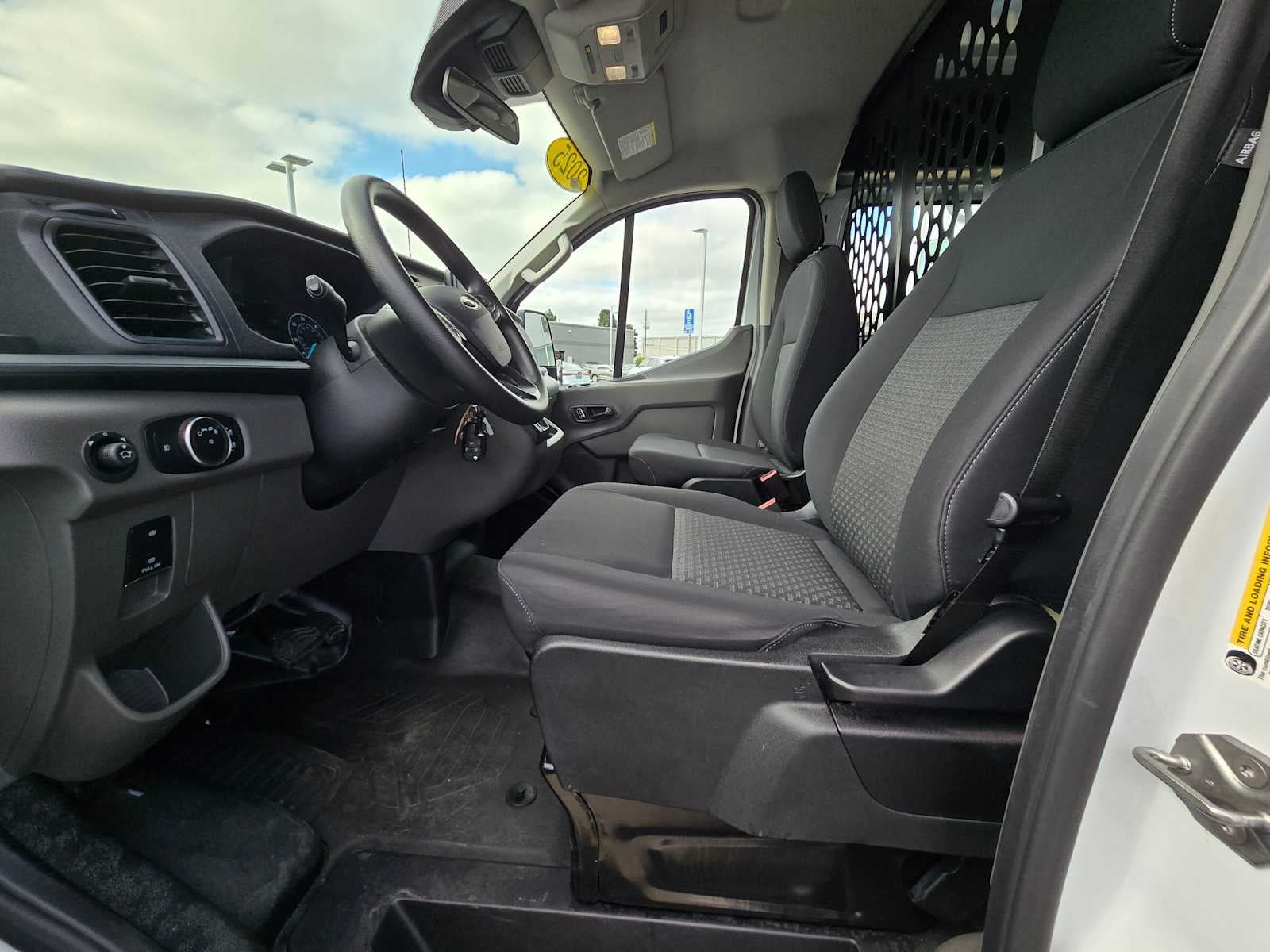 2025 Ford Transit Cargo Van T-250 130" Low Rf 9070 GVWR RWD