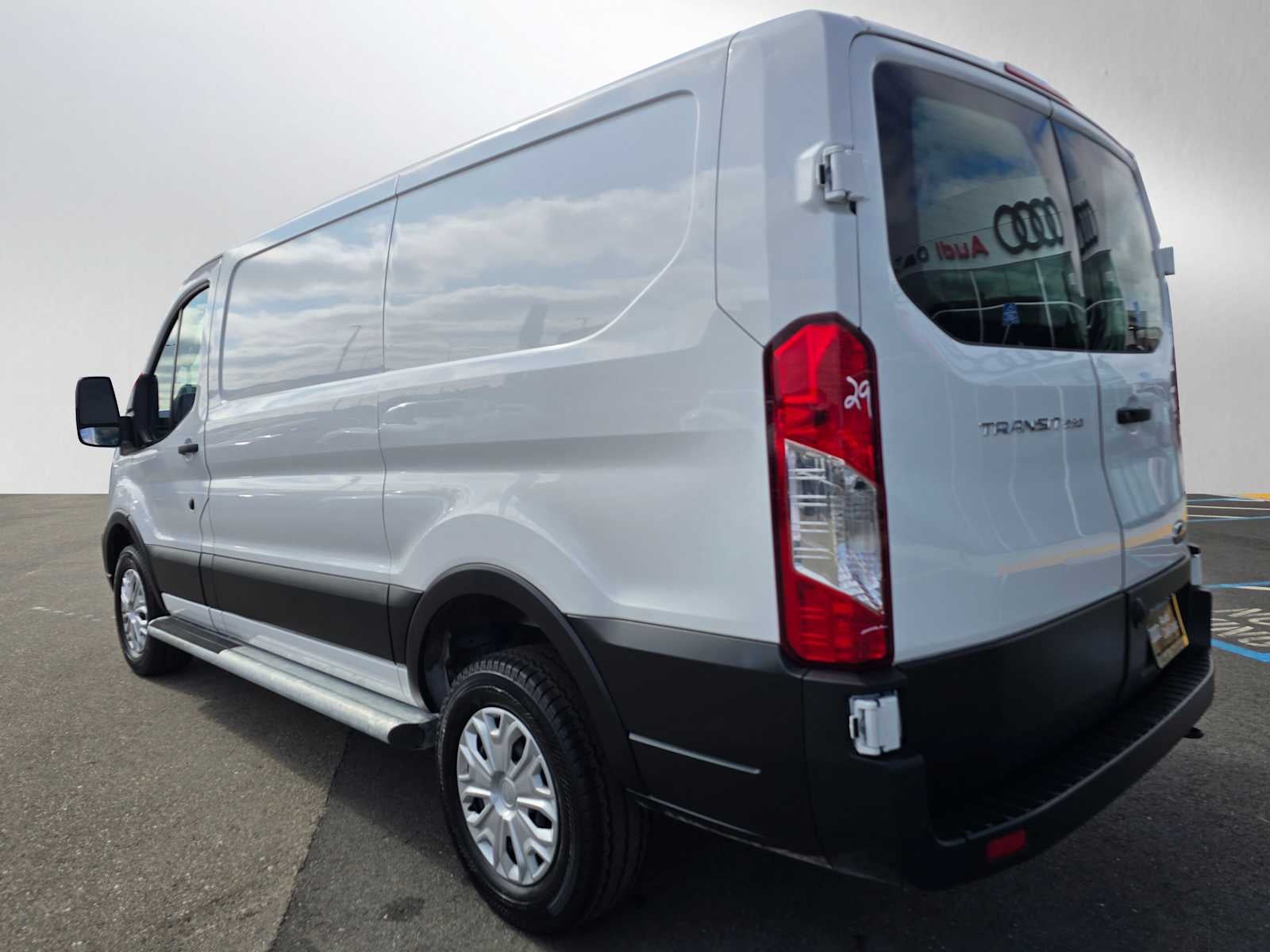 2025 Ford Transit Cargo Van T-250 130" Low Rf 9070 GVWR RWD