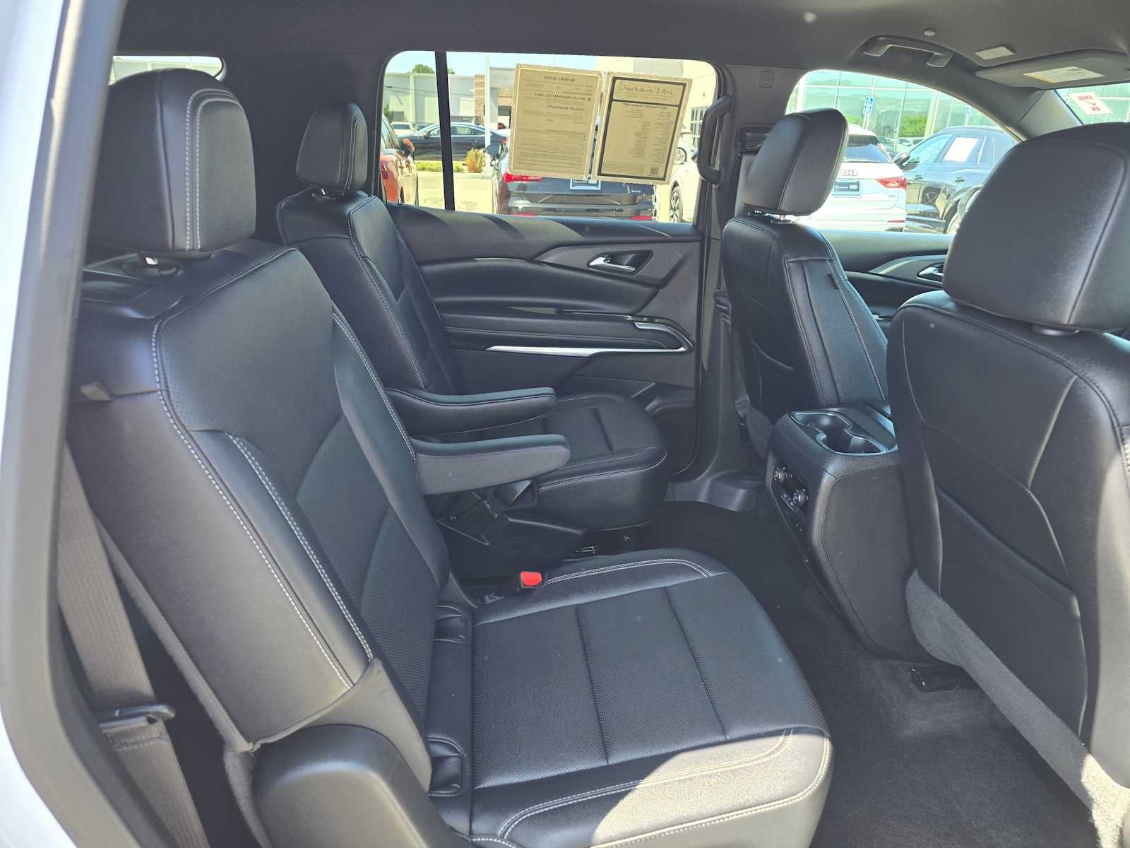 2025 Chevrolet Traverse AWD LT