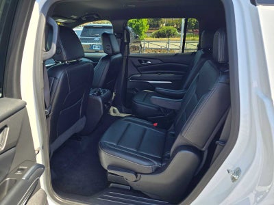 2025 Chevrolet Traverse AWD LT