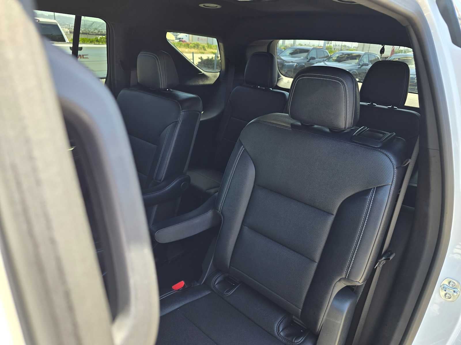2025 Chevrolet Traverse AWD LT