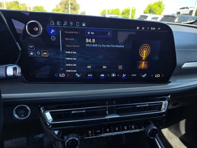 2025 Chevrolet Traverse AWD LT
