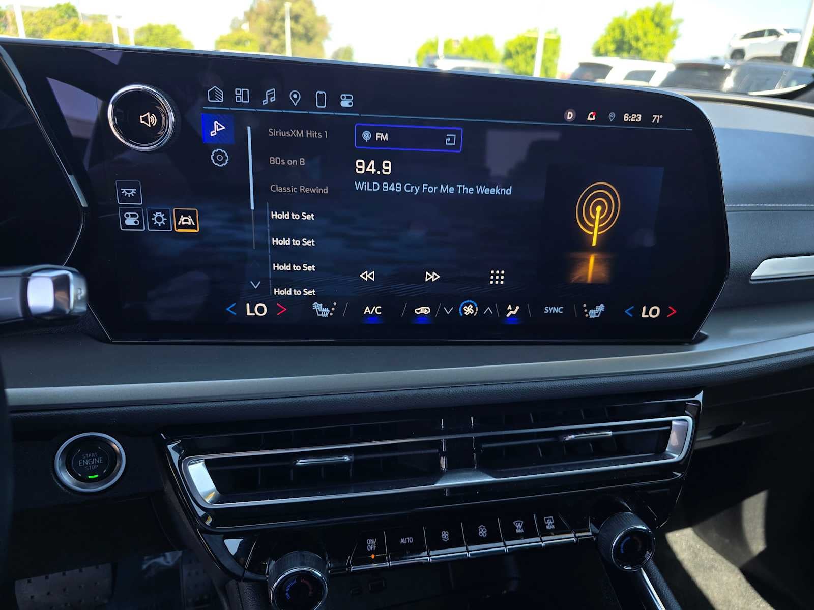 2025 Chevrolet Traverse AWD LT