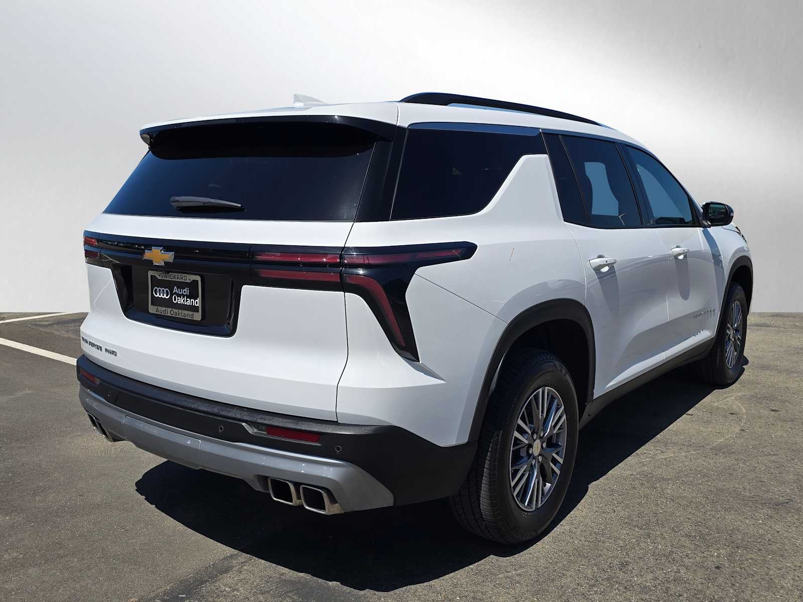 2025 Chevrolet Traverse AWD LT