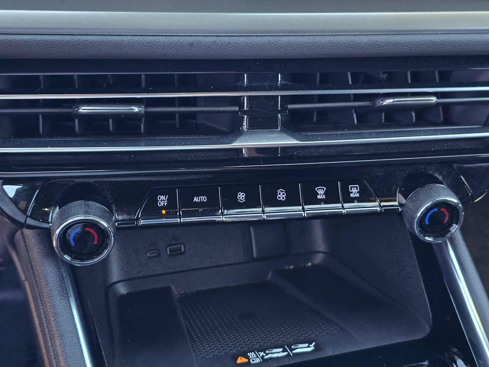 2025 Chevrolet Traverse AWD LT
