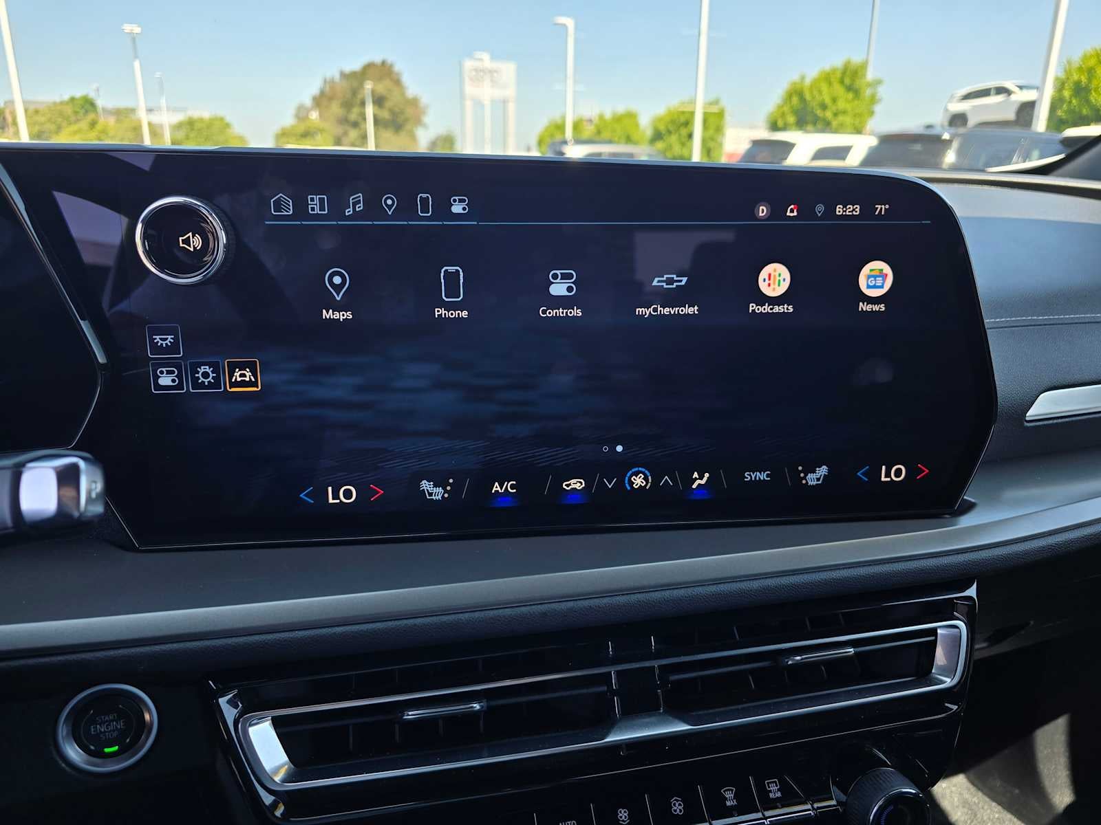 2025 Chevrolet Traverse AWD LT