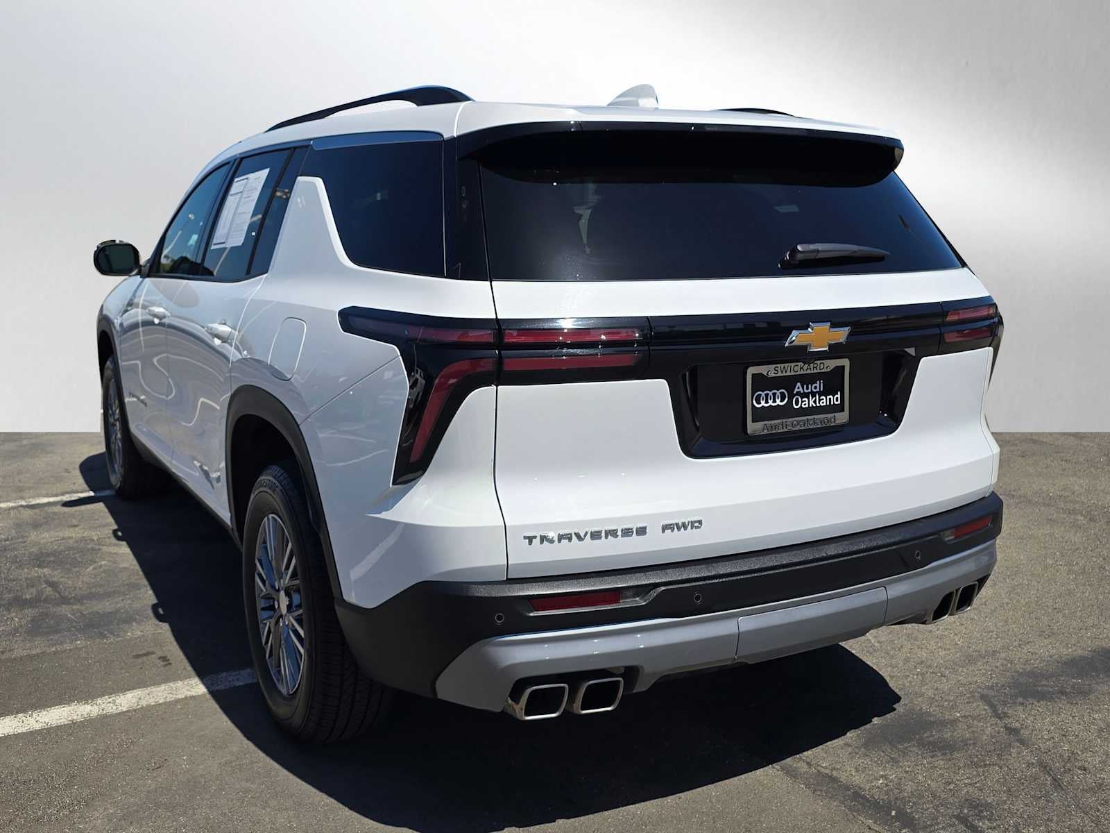 2025 Chevrolet Traverse AWD LT