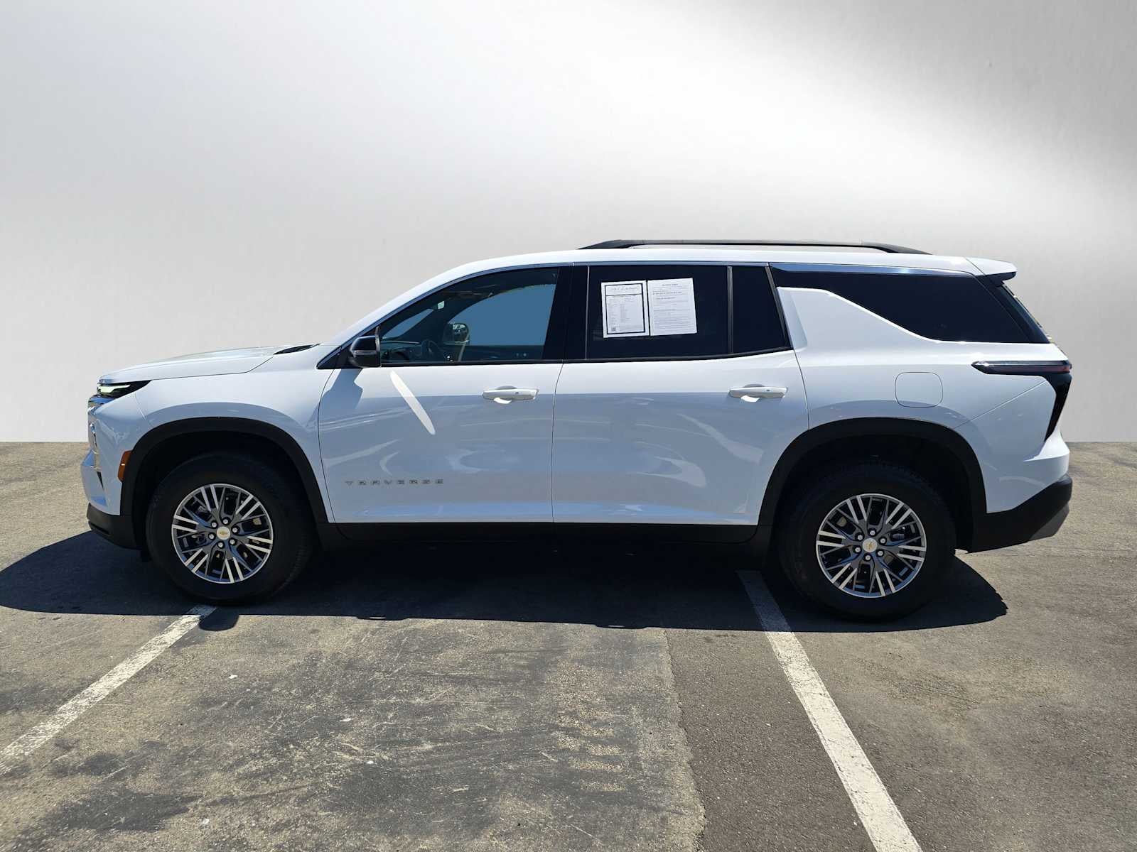 2025 Chevrolet Traverse AWD LT