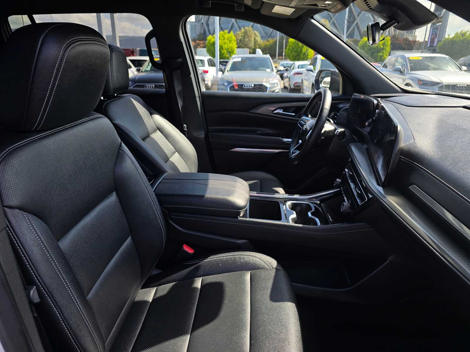 2025 Chevrolet Traverse AWD LT