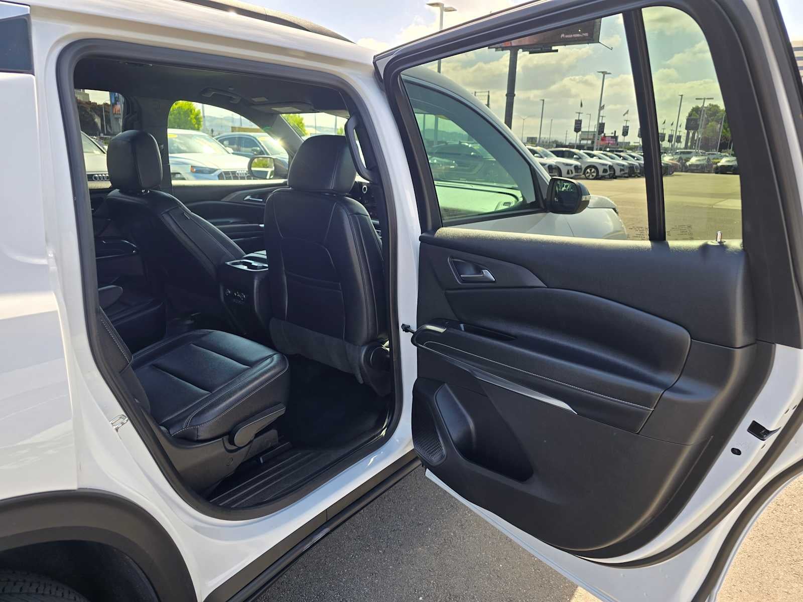 2025 Chevrolet Traverse AWD LT
