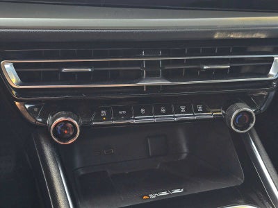 2025 Chevrolet Traverse AWD LT