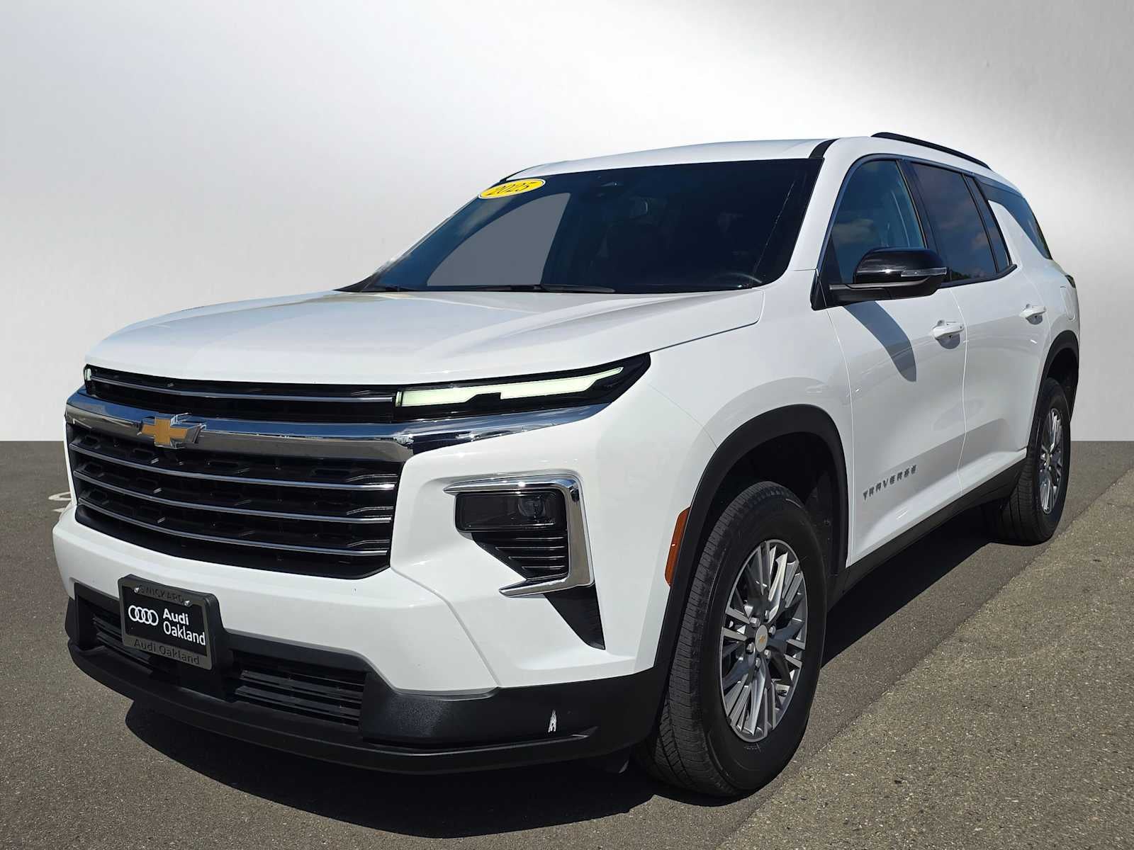 2025 Chevrolet Traverse AWD LT