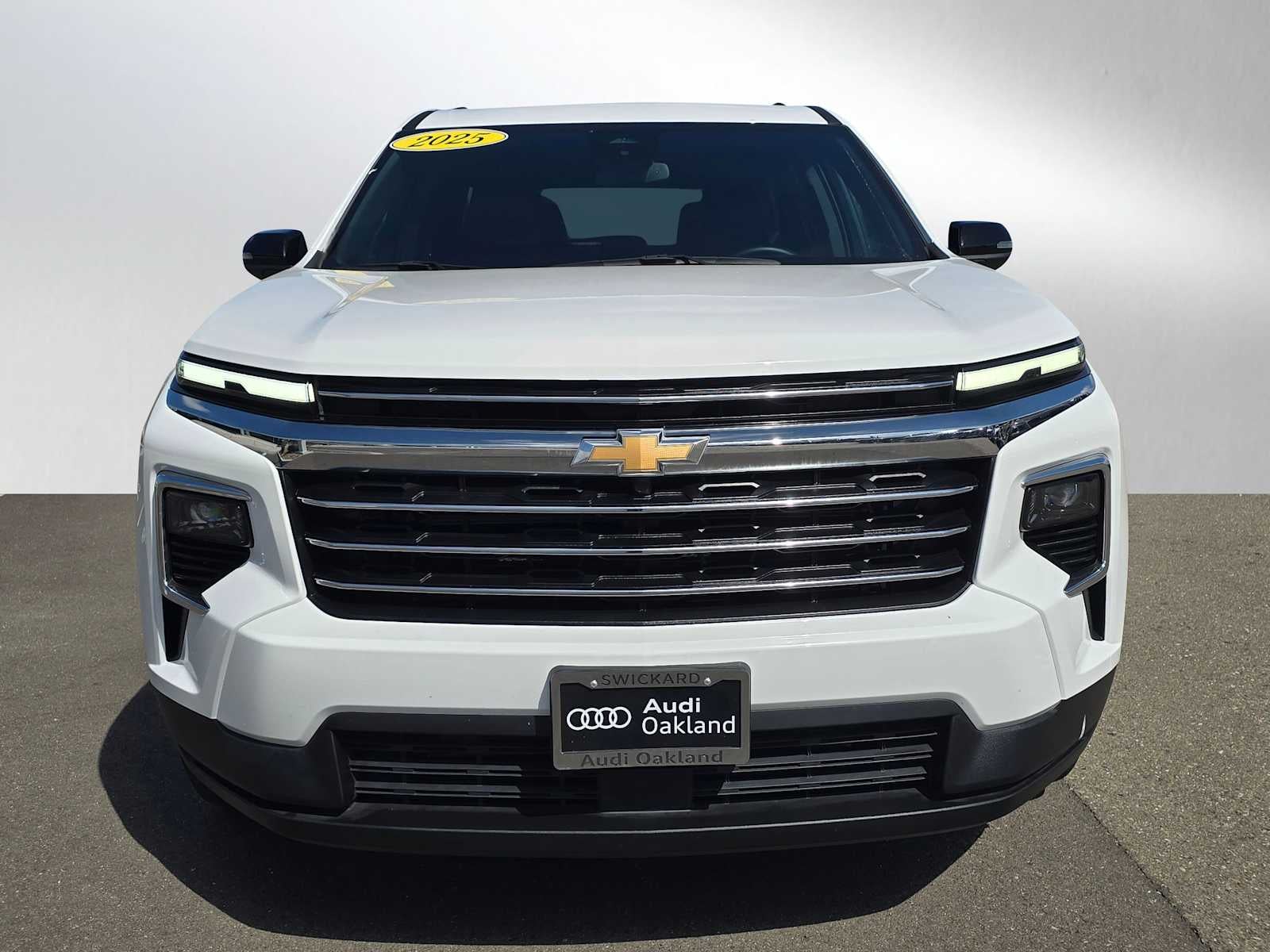 2025 Chevrolet Traverse AWD LT