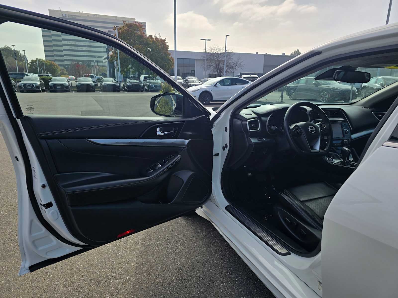 2023 Nissan Maxima SV