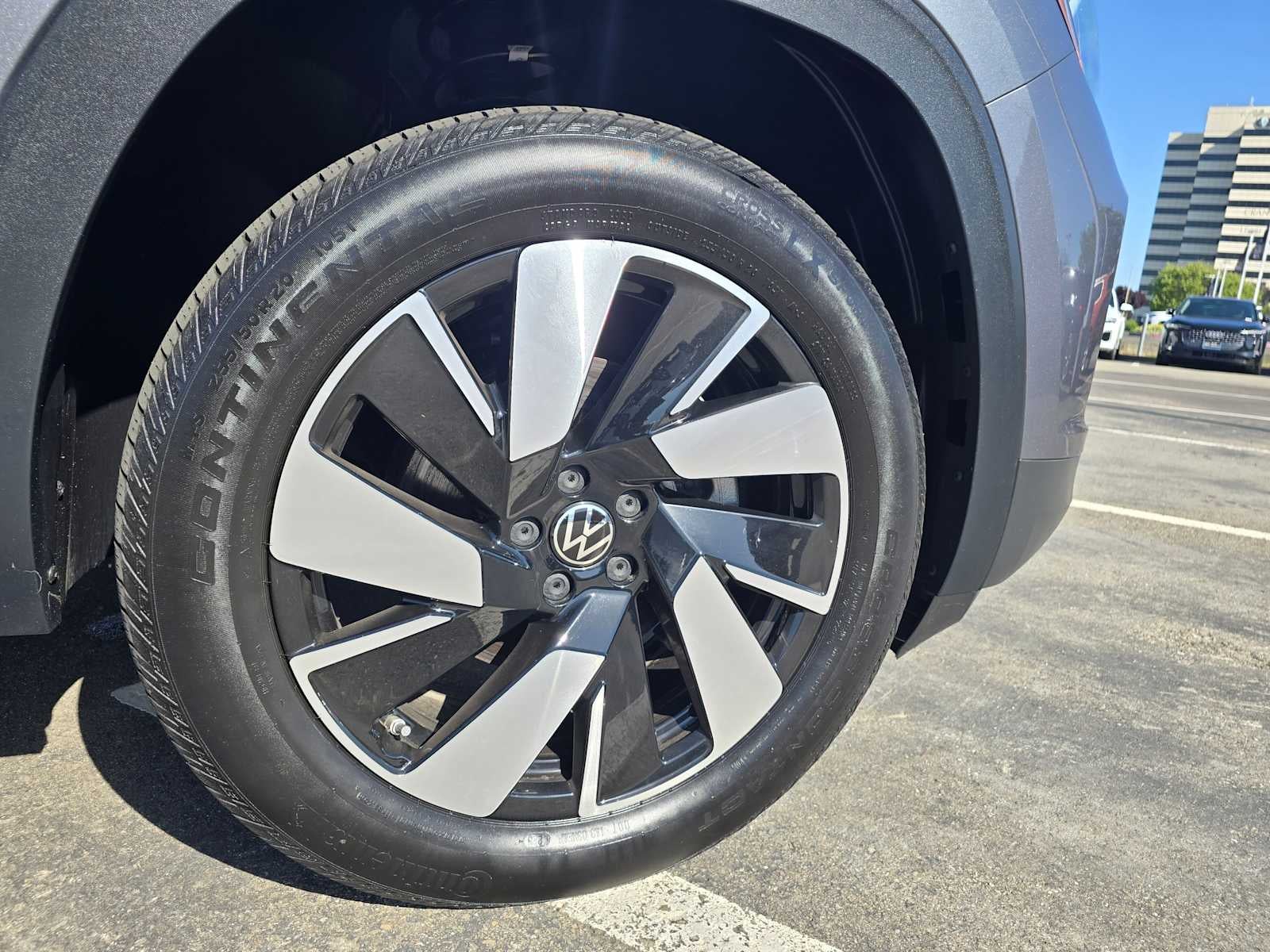 2025 Volkswagen Atlas Cross Sport 2.0T SE w/Technology