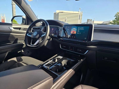 2025 Volkswagen Atlas Cross Sport 2.0T SE w/Technology