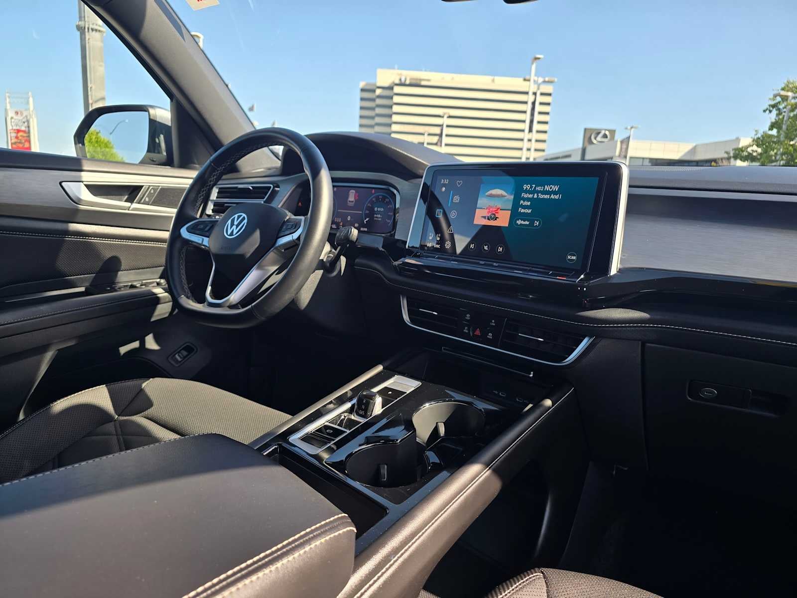 2025 Volkswagen Atlas Cross Sport 2.0T SE w/Technology