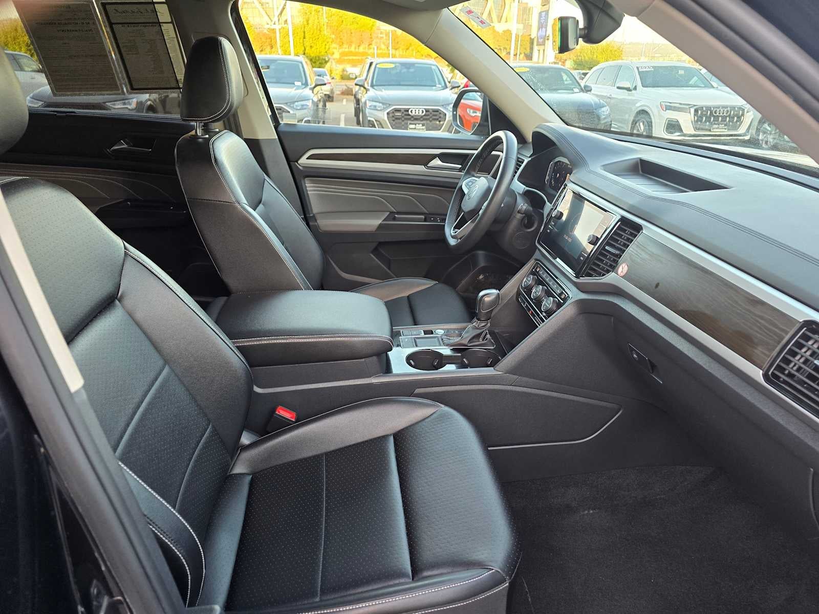 2022 Volkswagen Atlas 3.6L V6 SE w/Technology