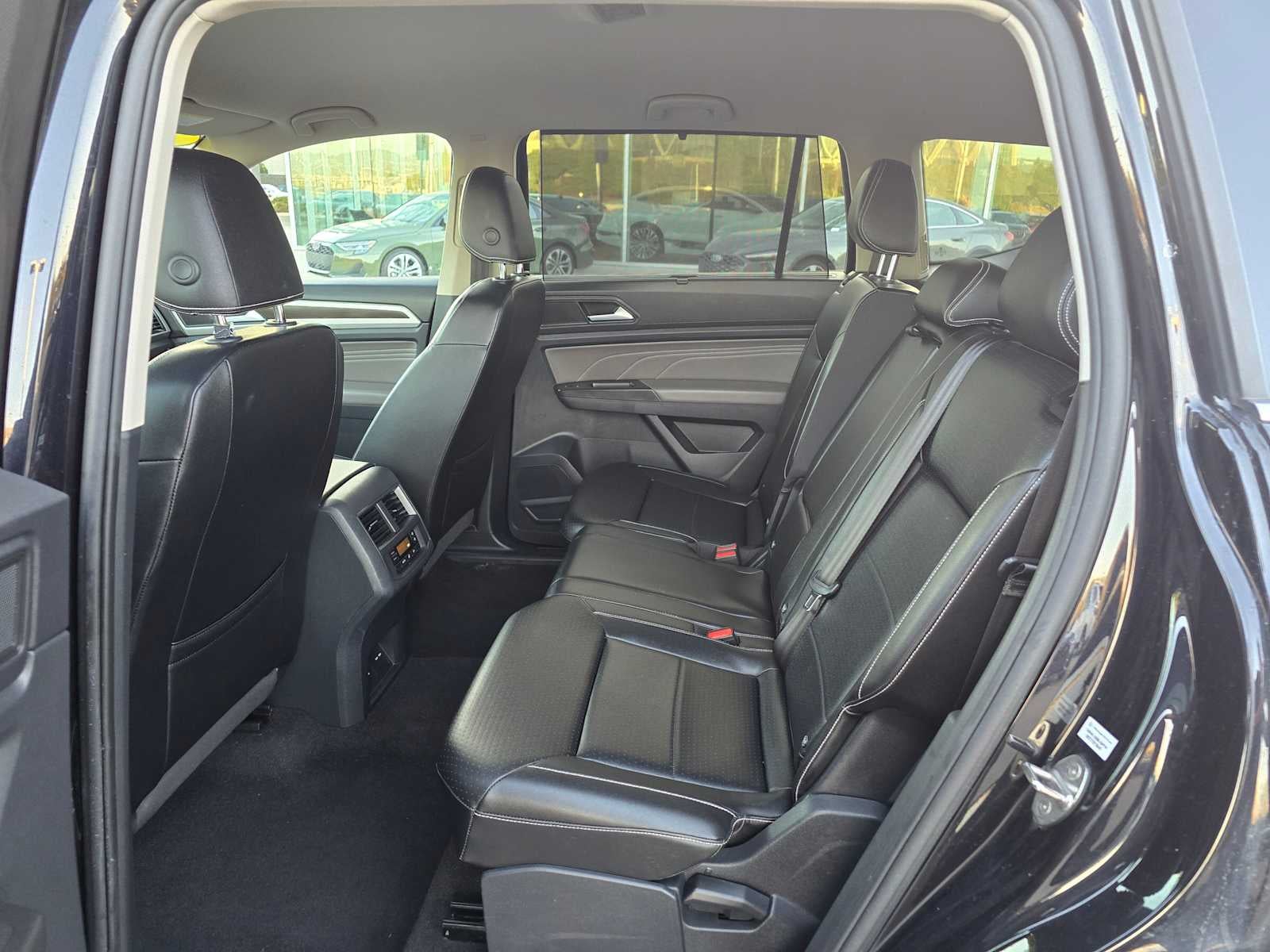 2022 Volkswagen Atlas 3.6L V6 SE w/Technology