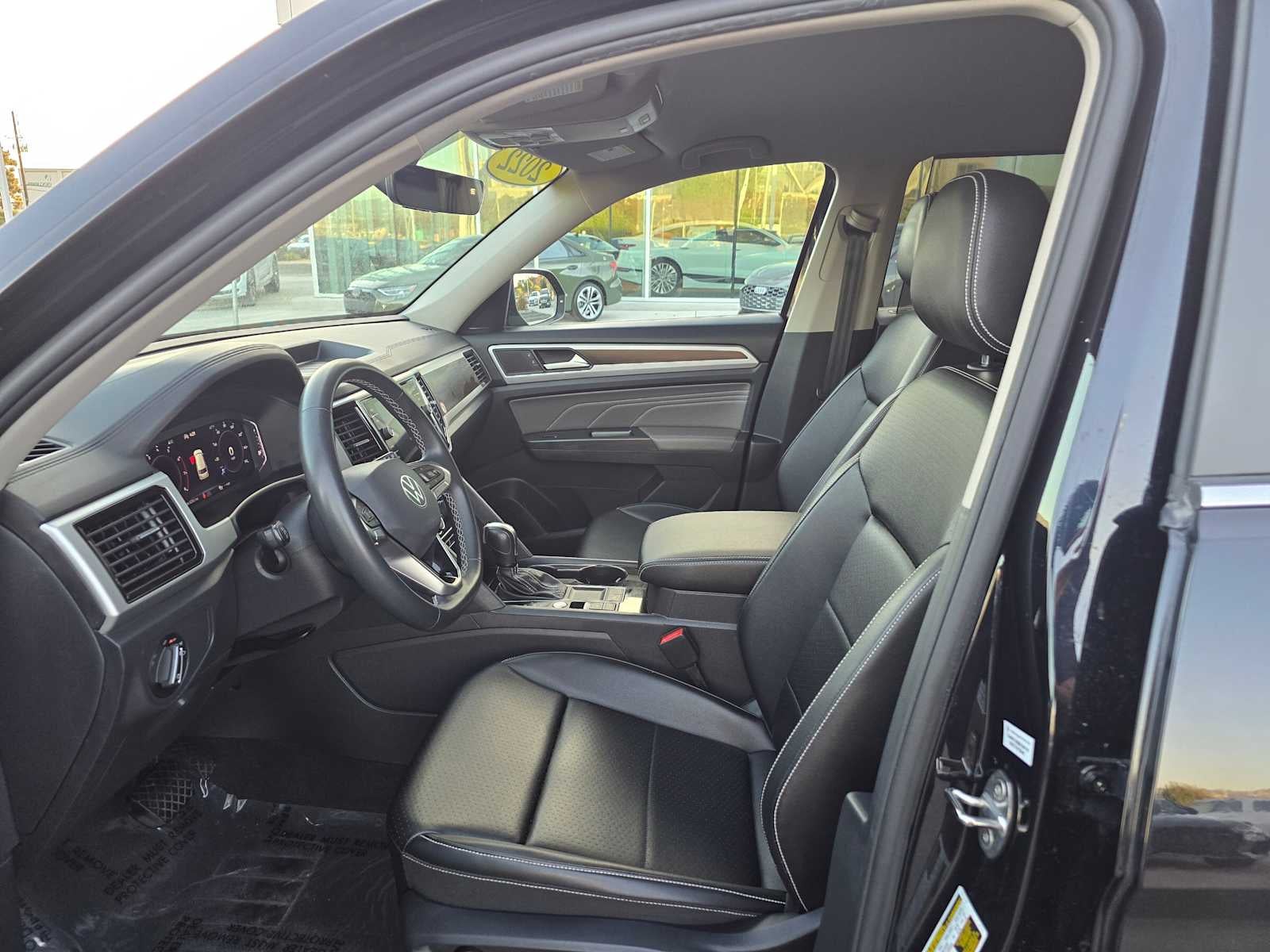 2022 Volkswagen Atlas 3.6L V6 SE w/Technology